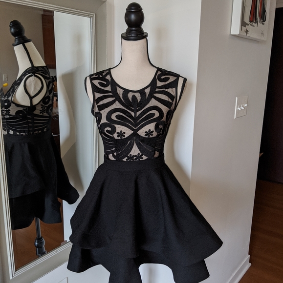 SALE: Short AKIRA sexy black dress size 2 - Picture 1 of 4